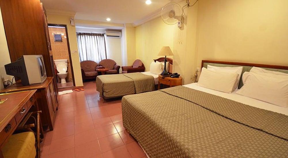 Lotus Family Hotel Medan Tuanku Kuala Lumpur Exterior photo